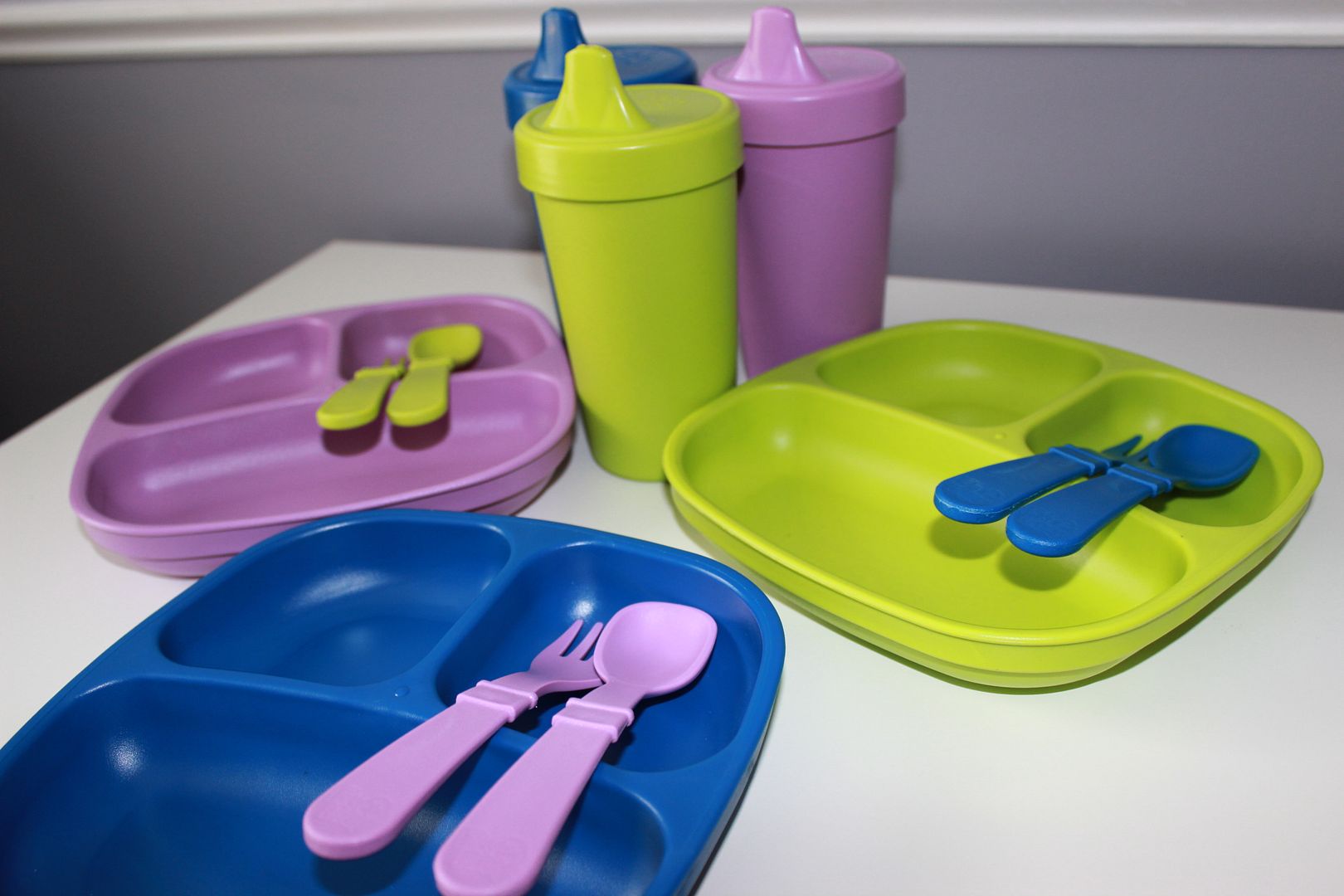 re-play-colorful-and-fun-feeding-sets-for-children-a-giveaway